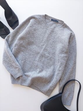 Brandy Melville 80% Lana Wool Italy Light Gray Crewnec Sweater Grey Minimalist